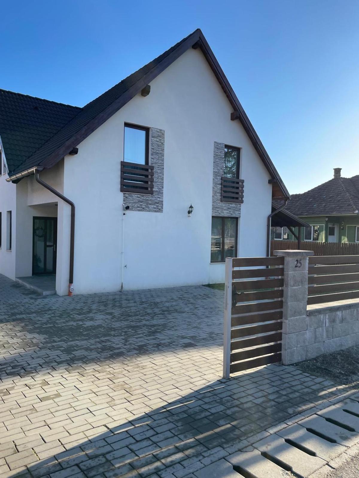 אודורהיו סקוייסק Fenyo Apartman House Ii. מראה חיצוני תמונה